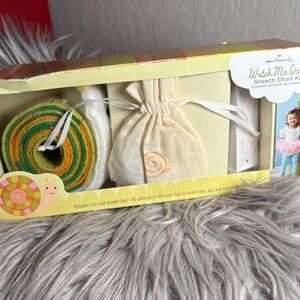 NWT Hallmark Watch Me Grow Growth Chart Kit